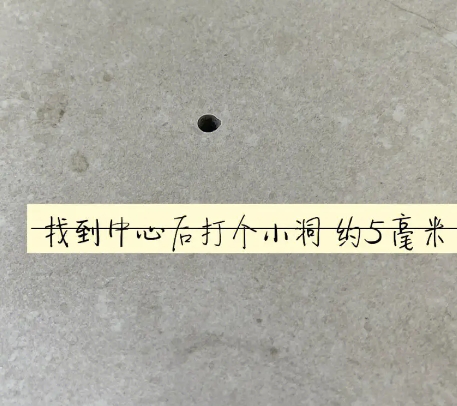 华坪瓷砖空鼓维修公司专业解答在瓷砖铺贴过程中，如果砂料搅拌不均匀，将会带来以下问题